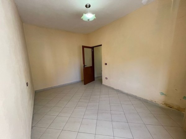 Shitet Apartament 1+1 ne Durres!