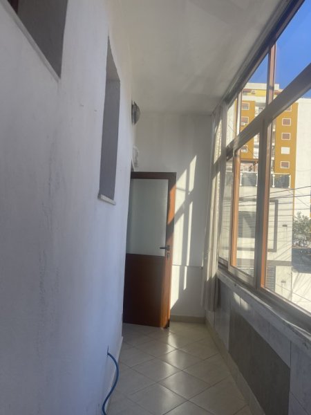 Shitet Apartament 1+1 ne Durres!