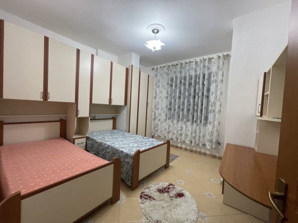 Apartament 3+1 me qira tek Kazazi ne Durres!!