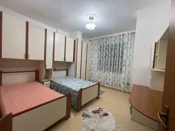 Apartament 3+1 me qira tek Kazazi ne Durres!!