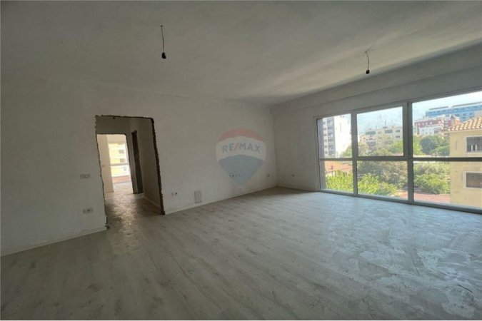 Apartament 2+1+2 Per Shitje Prane Farmacia 10!