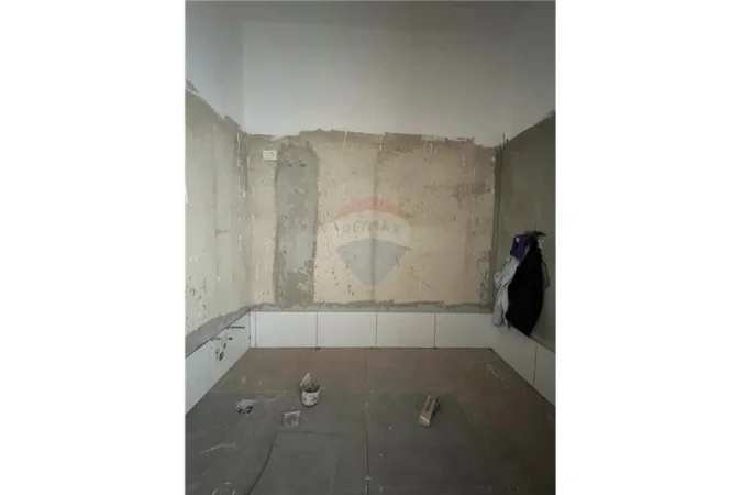Apartament 1+1 Per Shitje Prane Farmacia 10!