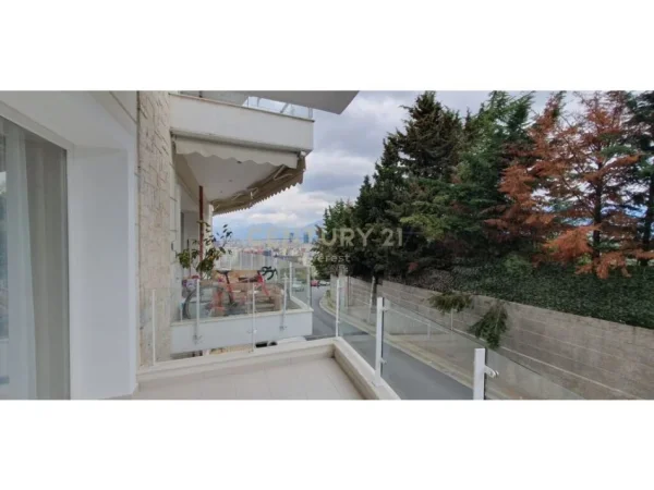 KOPSHTI BOTANIK, JAPIM ME QIRA SUPER APARTAMENT 2+1