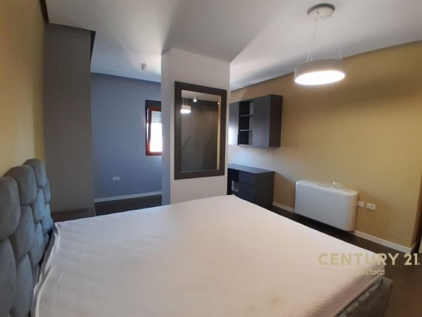 JEPET ME QIRA APARTAMENT 3+1+2 TE RRETH RROTULLIMI NE ASTIR.