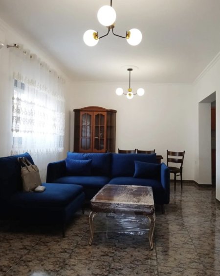 Jepet me qera apartament 2+1 Pazari i Ri