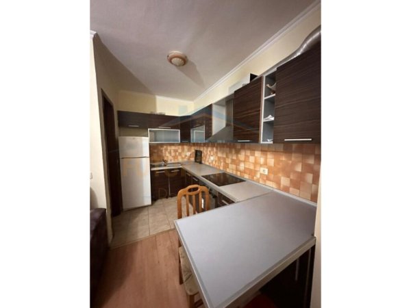 Shitet, Apartament 1+1, Fusha e Aviacionit, Tiranë.