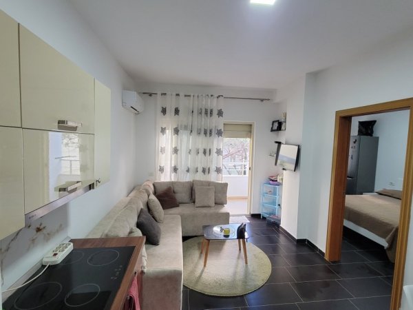 Shitet apartament 1+1 te Mali i Robit, kompleksi Fafa, 85'000 Euro