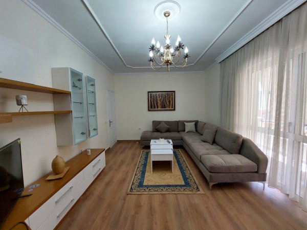 JAPIM ME QIRA APARTAMENT 2+1 TE PAZARI I RI
