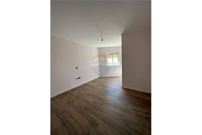 SHESIM APARTAMENT 2+1+2 FRESK! TIRANE - Fresku, Shqipëri