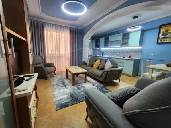 Qera, Apartament 2+1, Rruga 5 Maji, Tiranë.