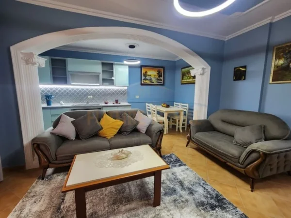 Qera, Apartament 2+1, Rruga 5 Maji, Tiranë.