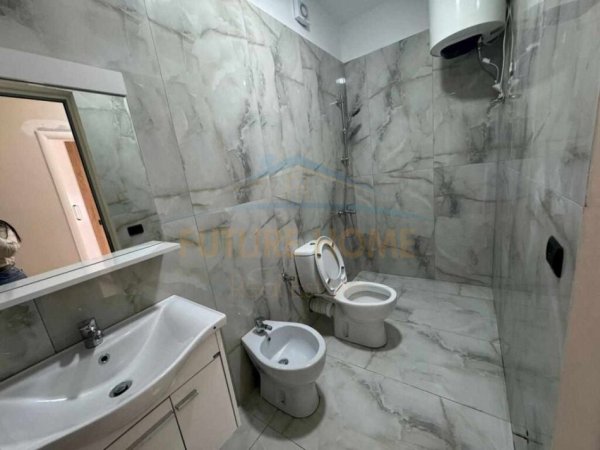 Shitet, Apartament 2+1, Unaza e Re.
Cmimi 124,000euro