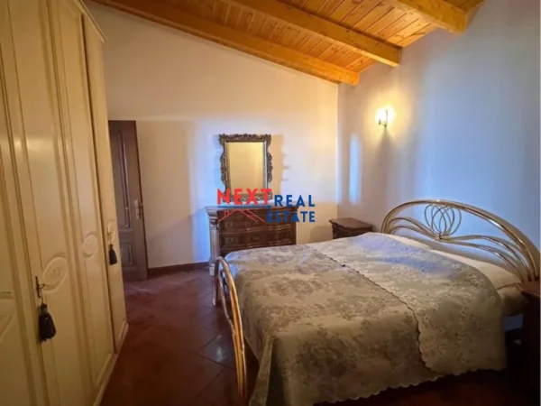 JEPET ME QERA AFATGJATE KATI I DYTE I NJE SHTEPIE PRIVATE NE KANINE