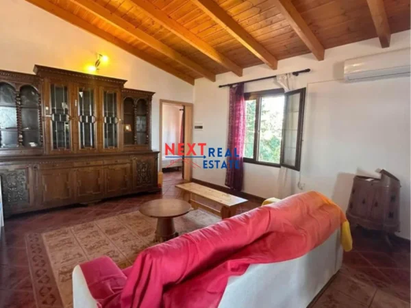 JEPET ME QERA AFATGJATE KATI I DYTE I NJE SHTEPIE PRIVATE NE KANINE