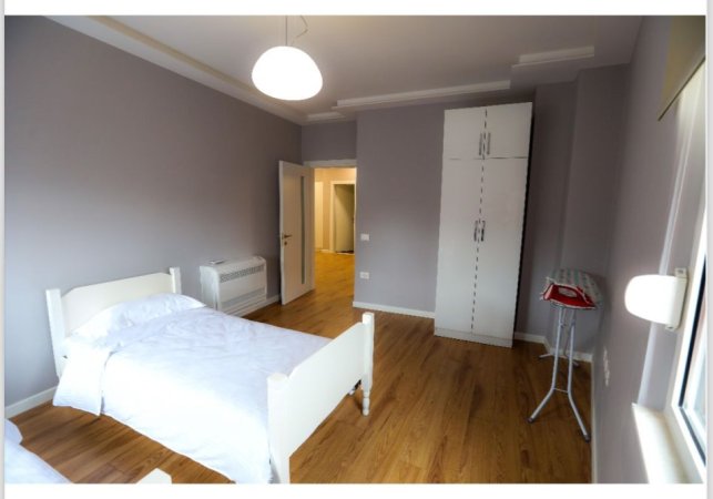 JEPET ME QERA APARTAMENT 2+1 1000 EURO QENDER