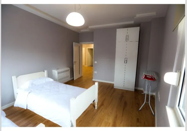 JEPET ME QERA APARTAMENT 2+1 1000 EURO QENDER