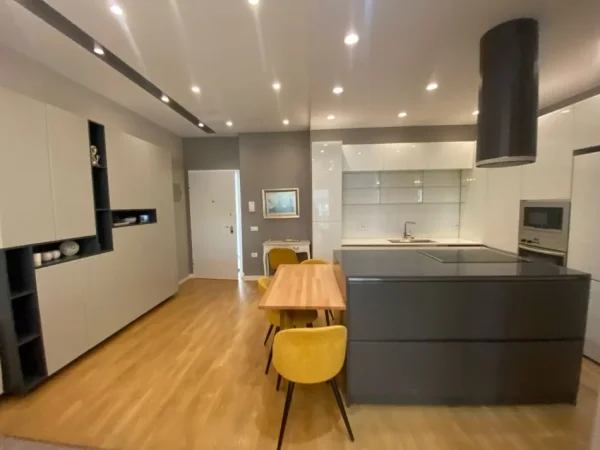 Japim me qira apartament 2+1+2+2bllk+ depo+ tharese📍 Rr. Selite e Vjeter