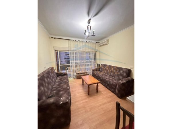 Shitet, Apartament 1+1, Fusha e Aviacionit, Tiranë.