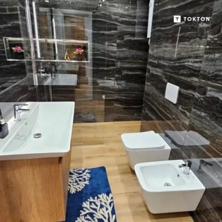 Shitet Apartament 2+1, 21 Dhjetori 280.000 Euro!