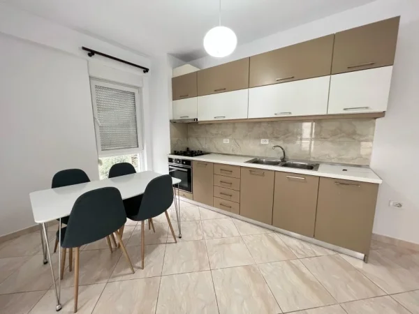 QERA Apartament 2+1 me 2 Tualete dhe ballkon