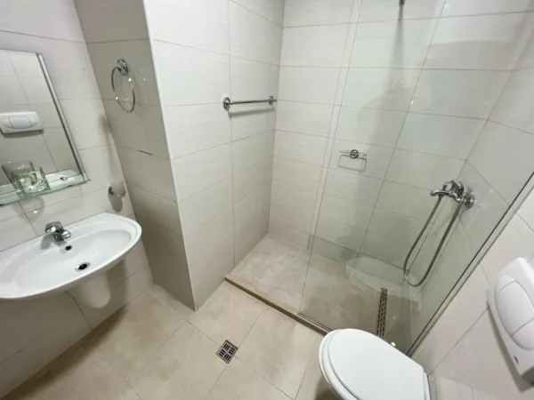 QERA Apartament 2+1 me 2 Tualete dhe ballkon