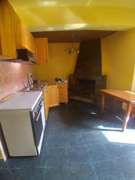 Jepet Shtepi  me qera,    ne Vile 2+1 ID   11928