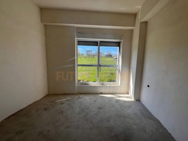 Shitet, Apartament 2+1+2, Rezidenca Kaimi, Tiranë. 104,000 €