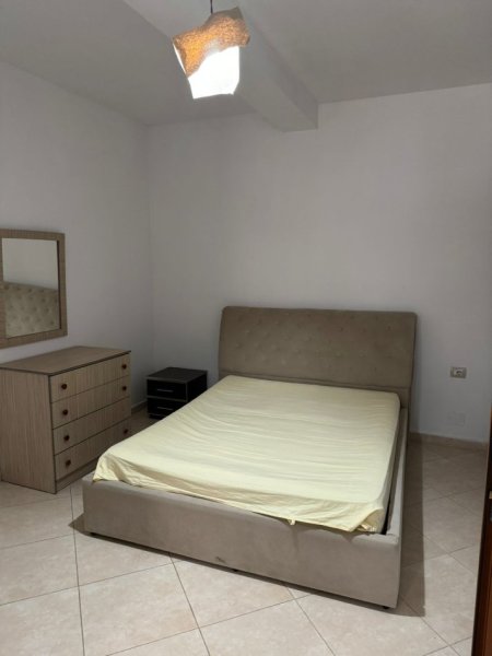 Jepet me qera apartamenti 1+1 300 mije leke , Astir prane Viles L 1