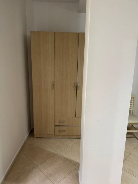 Jepet me qera apartamenti 1+1 300 mije leke , Astir prane Viles L 1