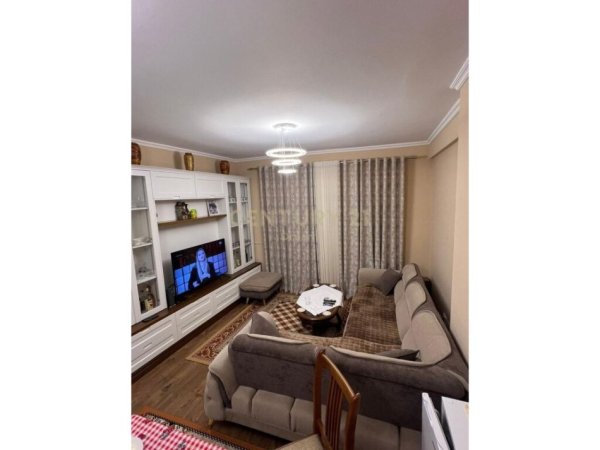 Shitet Apartament 2+1+2 + Post Parkimi tek Oxhaku!