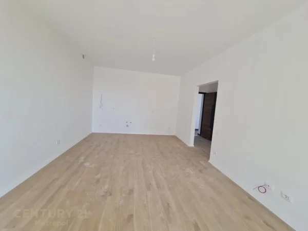 JAP PER QIRA APARTAMENT TE ARREDUAR 1+1, ALI DEMI!