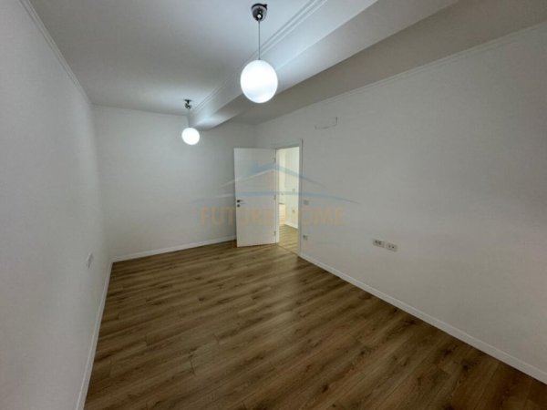 Qera, Apartament 2+1, prane Gjimnazit Petro Nini Luarasi