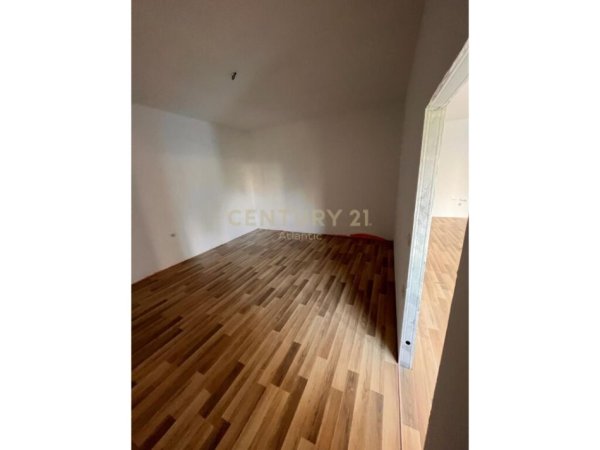 SHITET APARTAMENT 1+1 NE PLAZH !