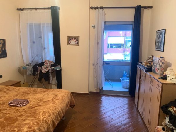 Shitet Apartament 2+1+2, Astir