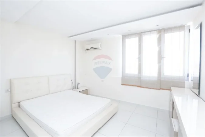 Shitet apartament 2+1, rruga "Dritan Hoxha"!