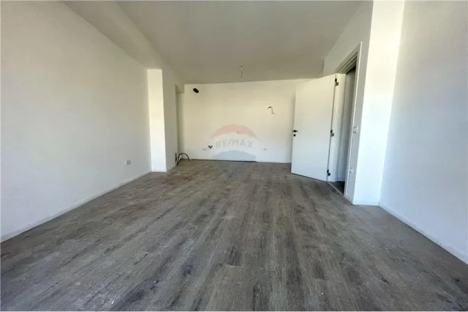 Apartament ne shitje, 1+1 pjese e nje objekti te sapoperfunduar ne zonen e Xhamllikut!