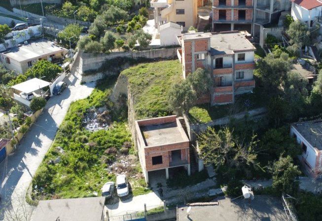 Shitet shtepi dy kate te Spitali, Durres plus 1.100m² truall