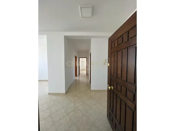 Jepet me Qera Ambient per Zyre Perballe Parlamentit