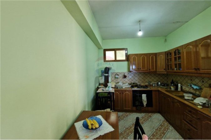 Shtepi private me super pamje nga deti,Vlore