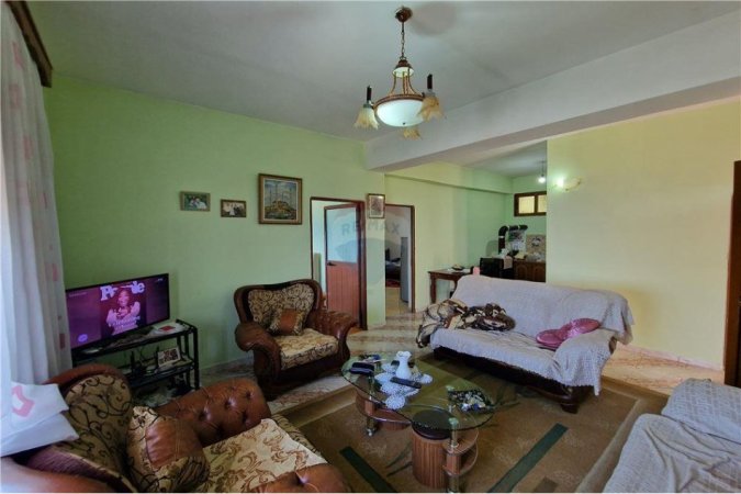 Shtepi private me super pamje nga deti,Vlore