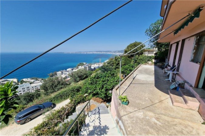 Shtepi private me super pamje nga deti,Vlore