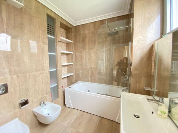 Apartament 2+1 per qira prane st Dinamo (disponon garazhd -1)