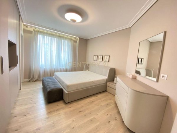 Apartament 2+1 per qira prane st Dinamo (disponon garazhd -1)