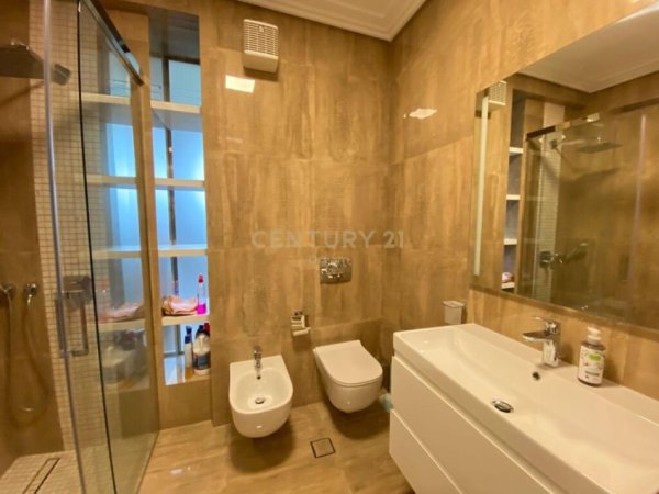 Apartament 2+1 per qira prane st Dinamo (disponon garazhd -1)