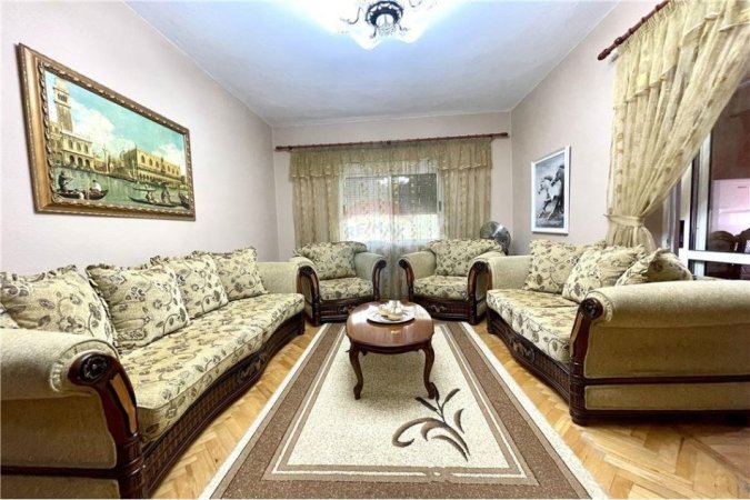 Apartament ne shitje, 2+1 buze rruges "Myslym Shyri"