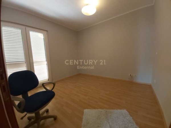 Apartament 4+2 Per Qera