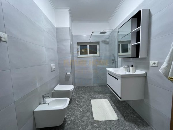 Shitet, Apartament 2+1, Blloku, Tirane. 330,000 €