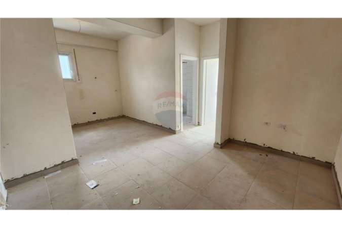 Ofrojme per shitje Apartament 1+1 tek Rr.Dibres