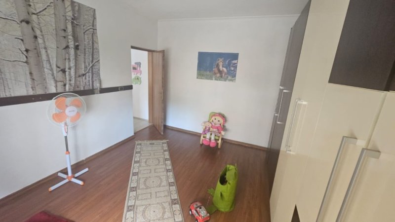 Shitet, Apartament 3+1, Rruga Myslym Shyri, Tirane.