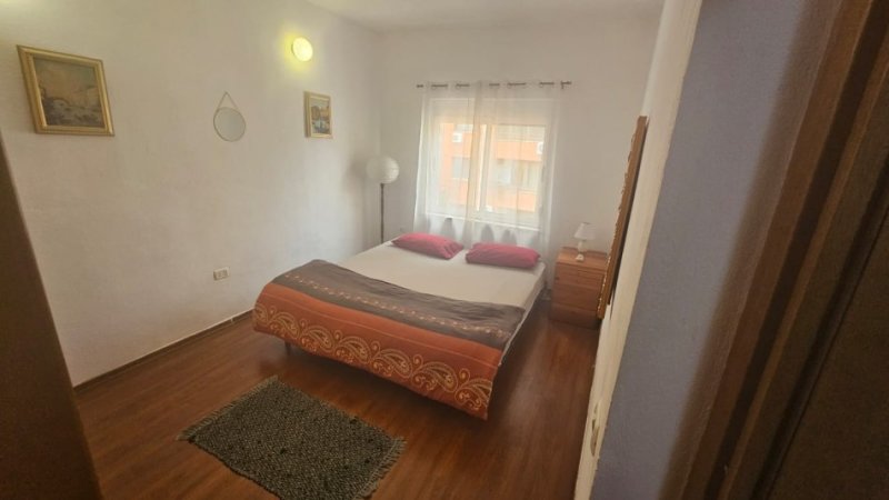 Shitet, Apartament 3+1, Rruga Myslym Shyri, Tirane.